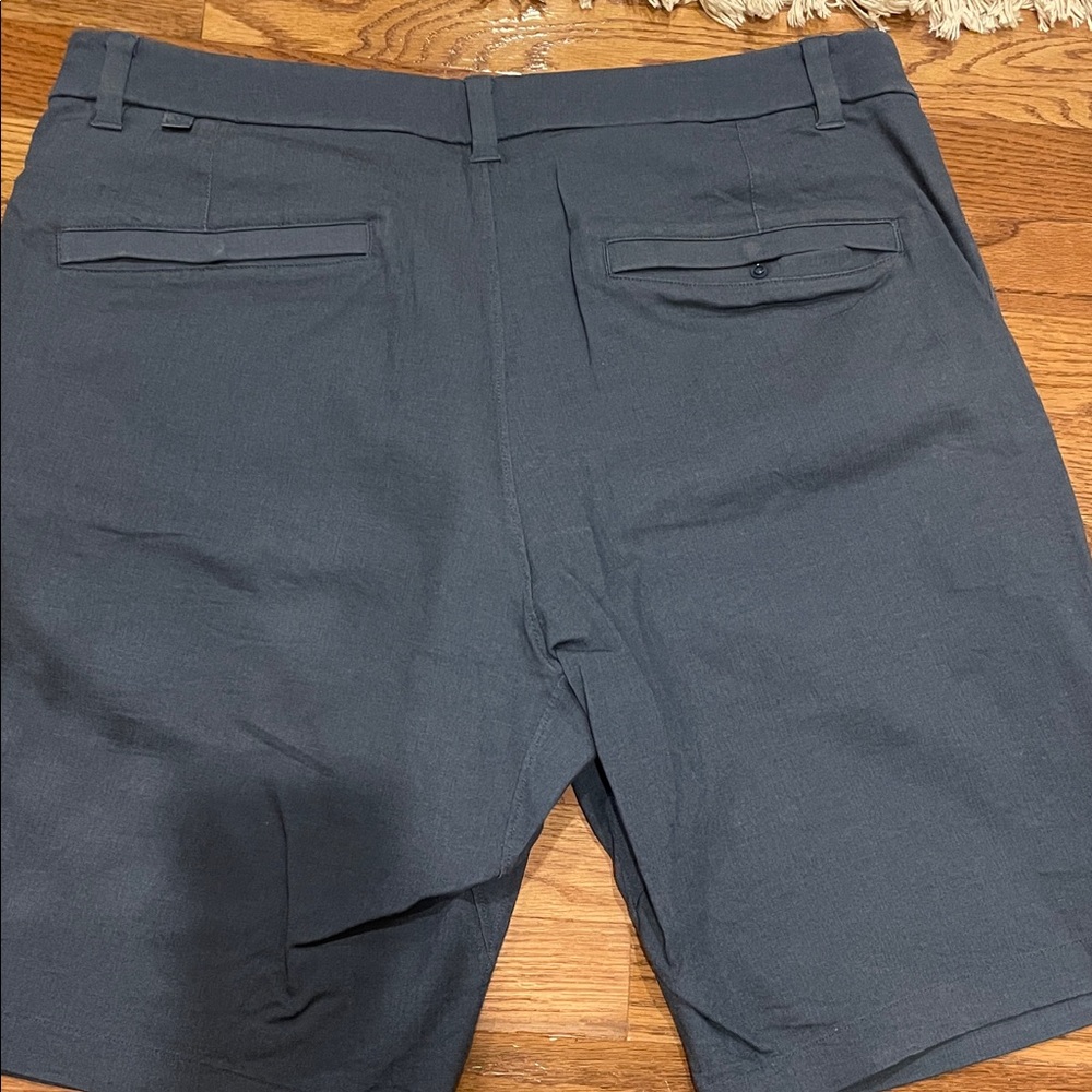 lululemon athletica Men's Dark Gray Flat Front Shorts